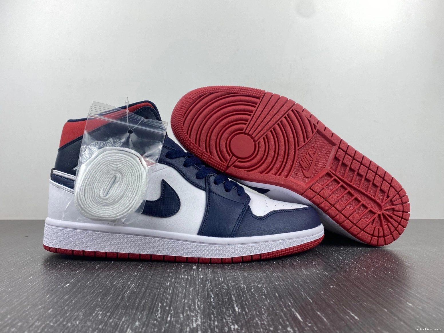 SE Jordan 852542-104 - USA 1 Mid 1105